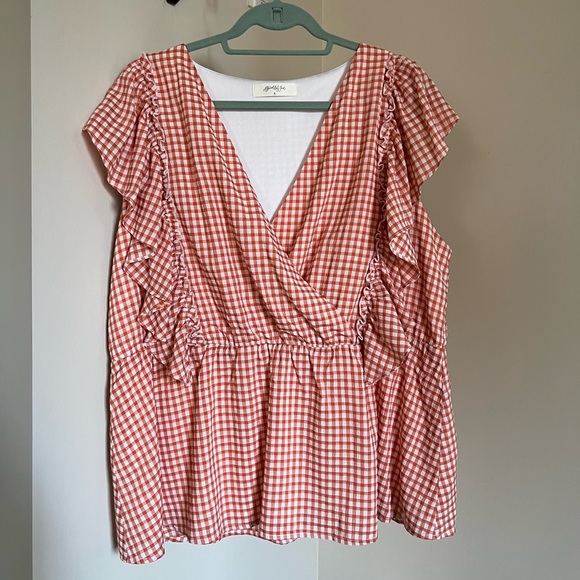ARULA Tops - NWOT Arula Checkered Short-sleeve Top